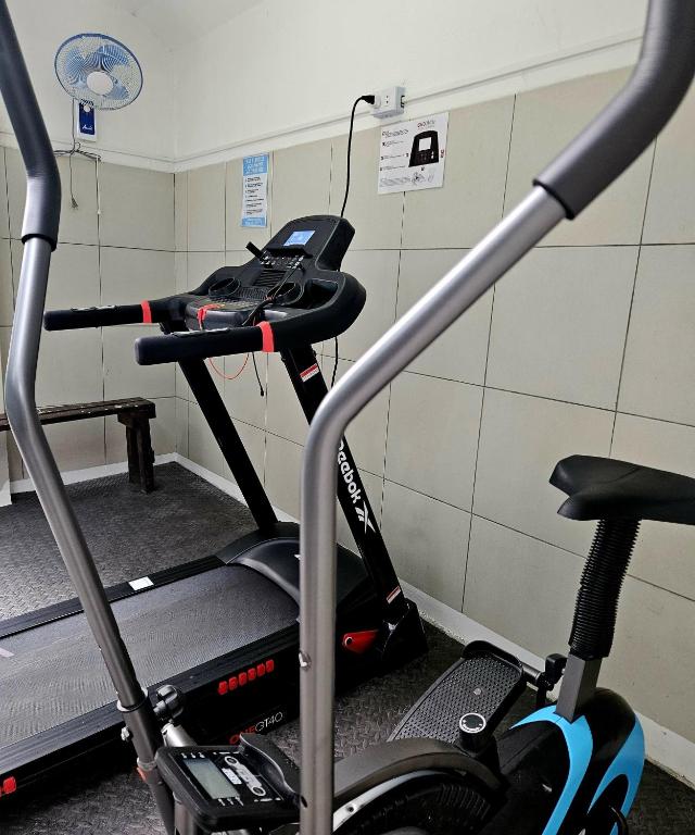 Fitness centrum a/nebo fitness zařízení v ubytování Monchere Dormitory