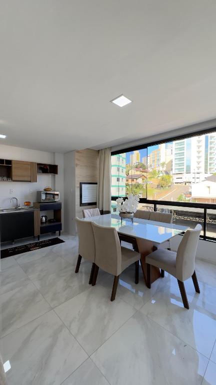 Dapur atau dapur kecil di Apto Girassol - 2 Quartos, Apto moderno,confortável e de frente para avenida principal!