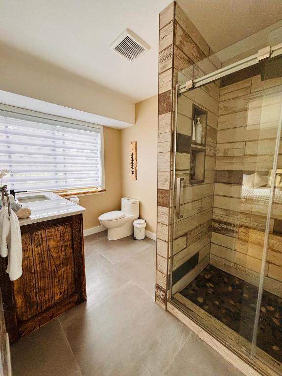 Oceanside Manor - Fancy Room - Golf course & Beach View的一间浴室