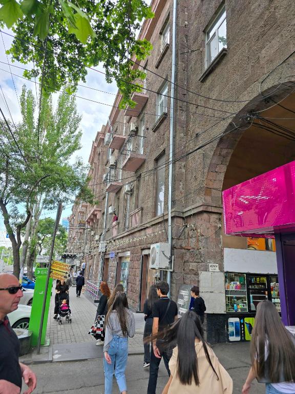 تصویر اتاق‌های Прекрасная 4-ех комнатная квартира в самом центре - تصویر ۲