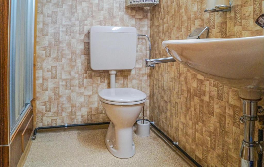 Kúpeľňa v ubytovaní Schoene Ferienwohnung Fuegen