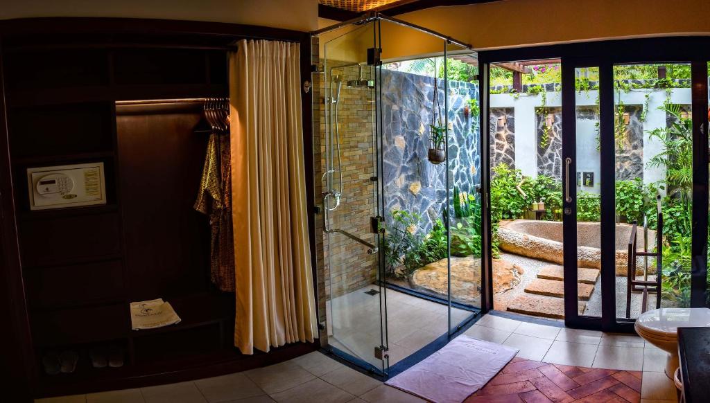 Bungalow Nhìn Ra Vườn/Hồ Bơi Có Sân Hiên
