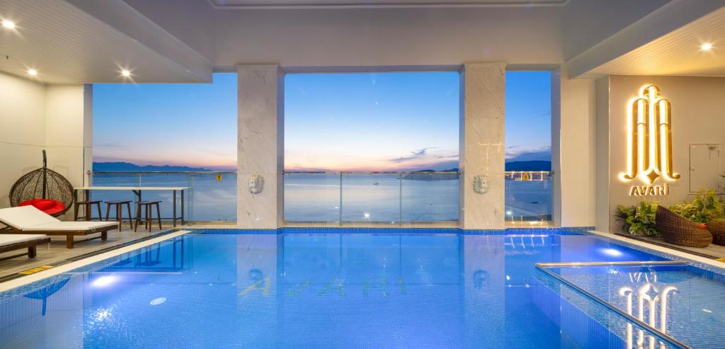 Bazén v ubytování Avari Hotel nebo v jeho okolí