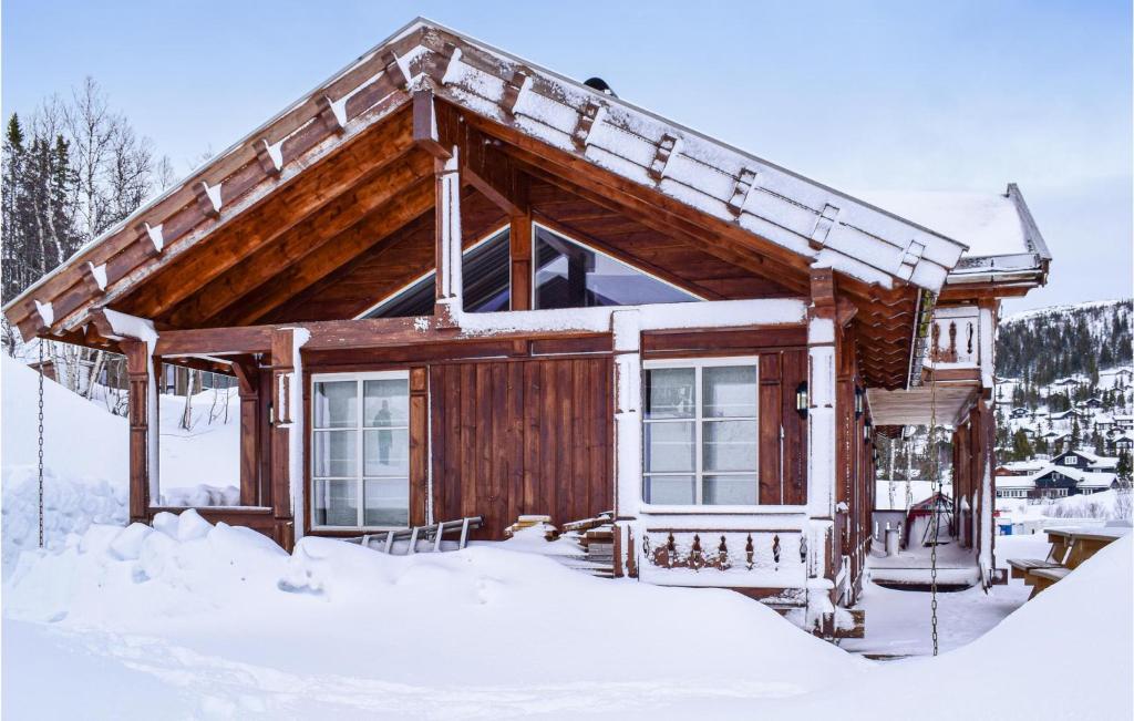Cozy Home In Rjukan With Kitchen v zimě