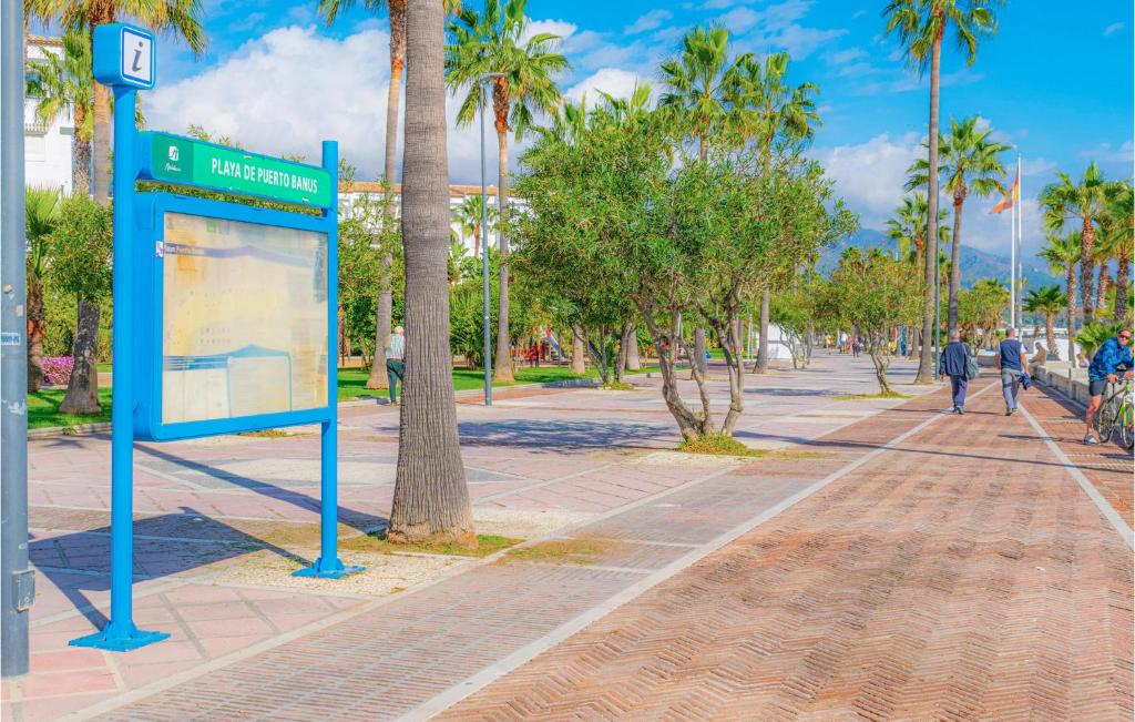 Jazda na bicykli v okolí ubytovania 2 Bedroom Cozy Apartment In Marbella