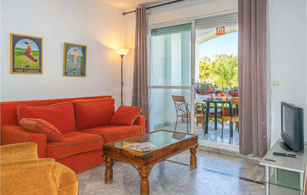 Posedenie v ubytovaní 2 Bedroom Cozy Apartment In Marbella