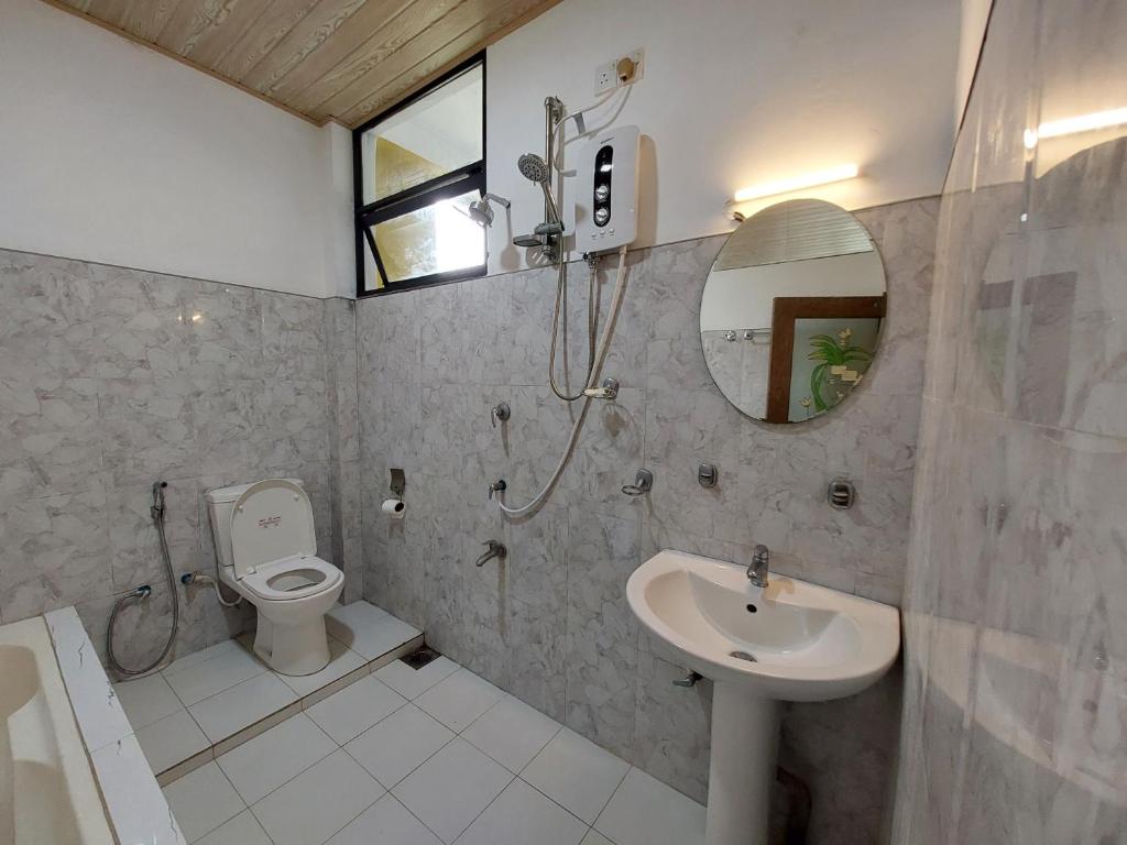 Lake Wave Hotel - 12