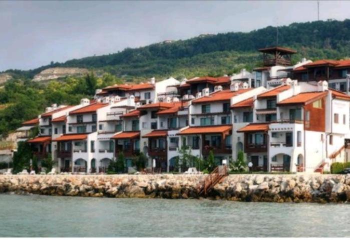 Landskap semula jadi dekat dengan apartmen