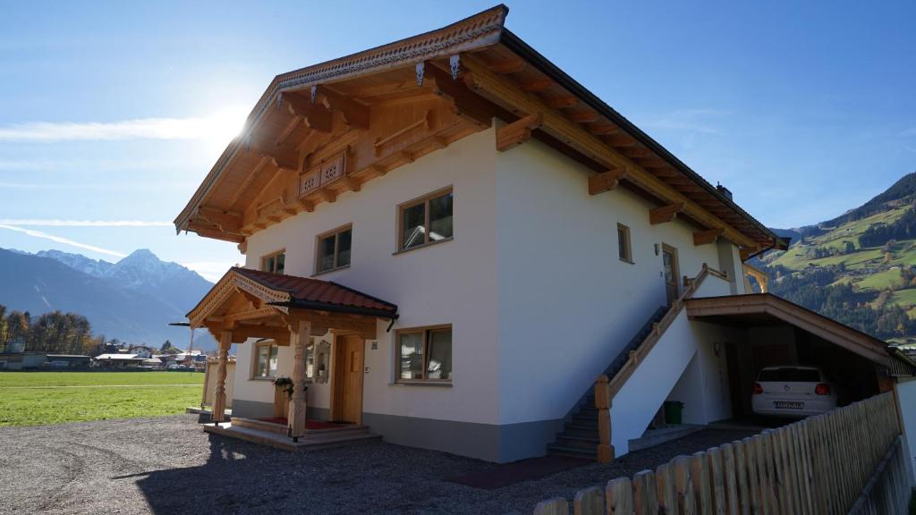 Nespecifikovaný výhled na hory nebo výhled na hory při pohledu z apartmánu
