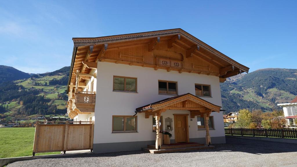 Nespecifikovaný výhled na hory nebo výhled na hory při pohledu z apartmánu
