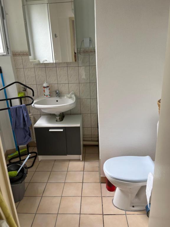 Studio lumineux - One-Bedroom Apartment