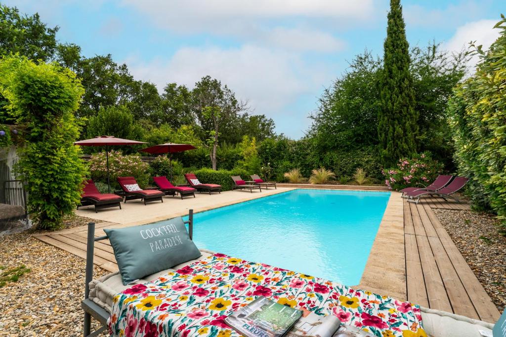 Hồ bơi trong/gần Gîte au coeur du Vaucluse