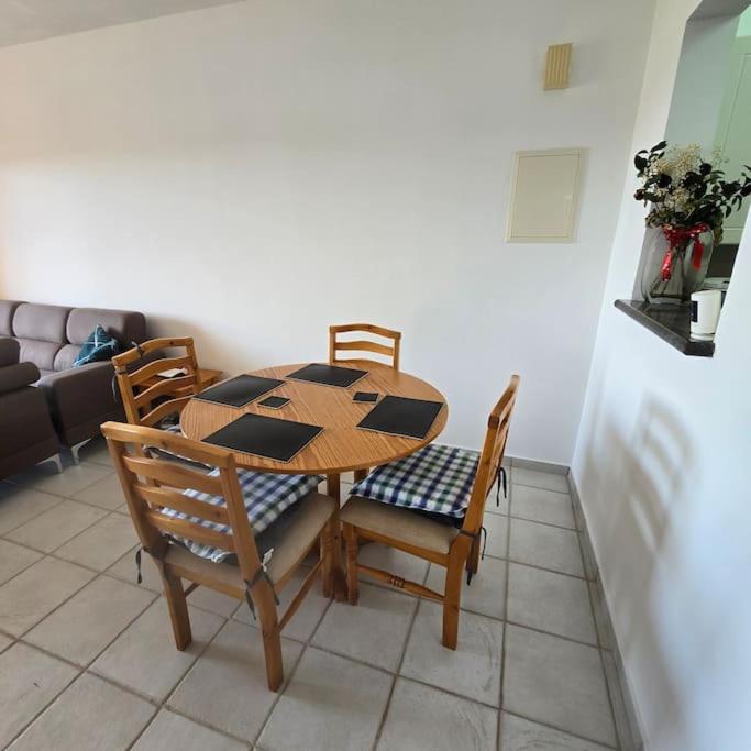 Posezení v ubytování Tala Hills Sea View Apartment, Tala Village, Paphos