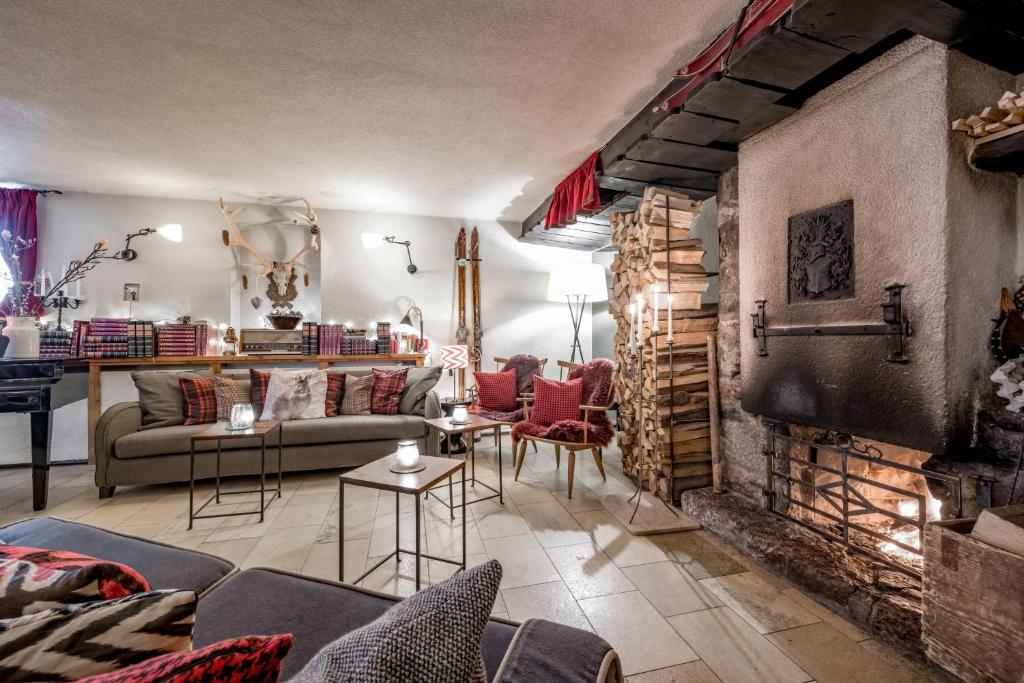 Posezení v ubytování Mondschein Hotel & Chalet Ski-In Ski-Out Luxus am Arlberg