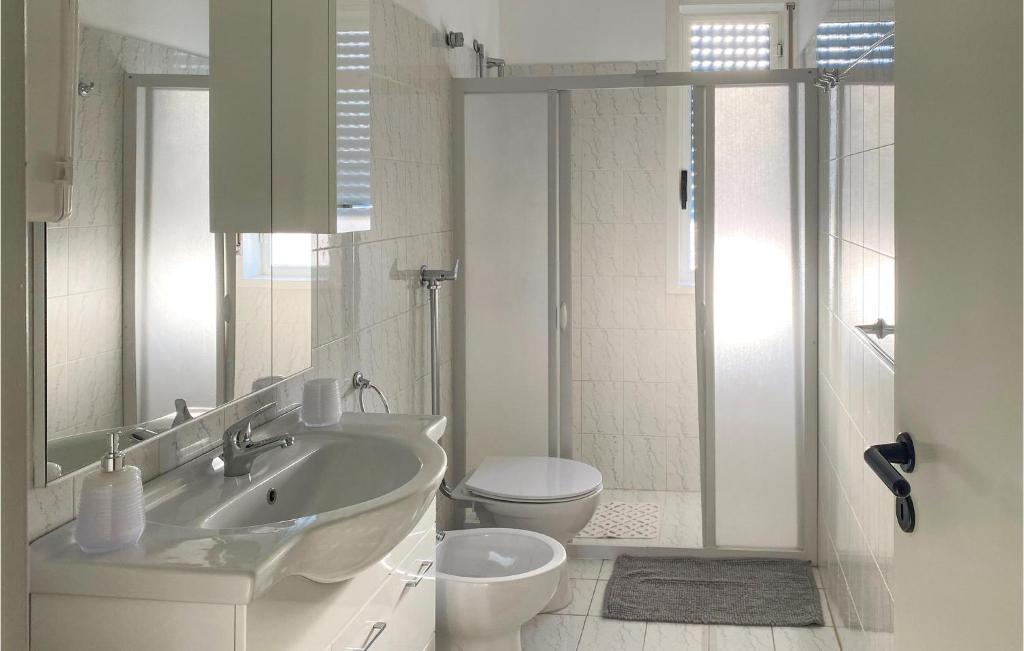 Kúpeľňa v ubytovaní Pet Friendly Home In Ispica With Wifi