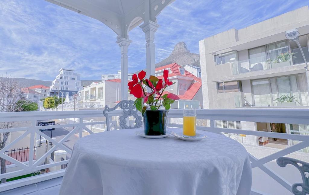 Un balcón o terraza en Amoris In Sea Point