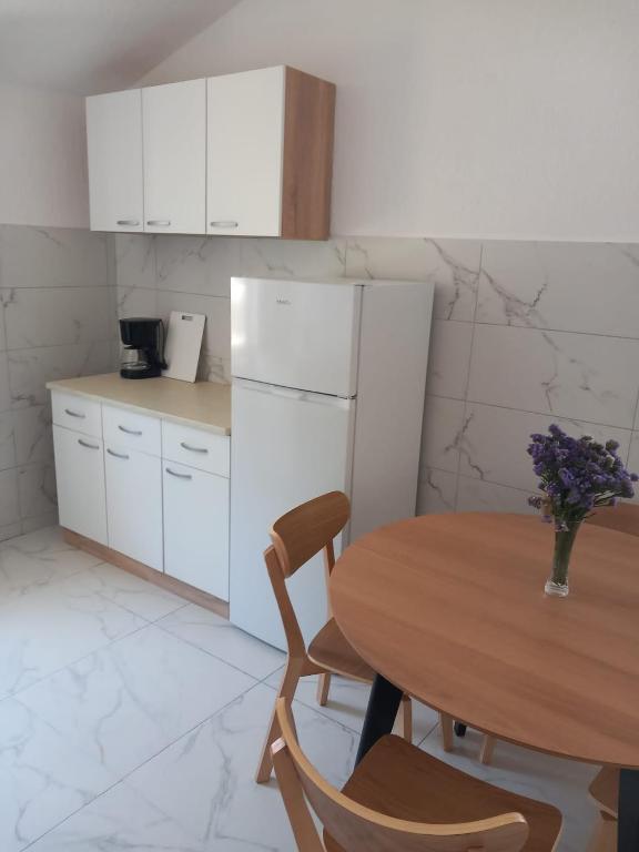 Kuchyňa alebo kuchynka v ubytovaní Apartments Radica