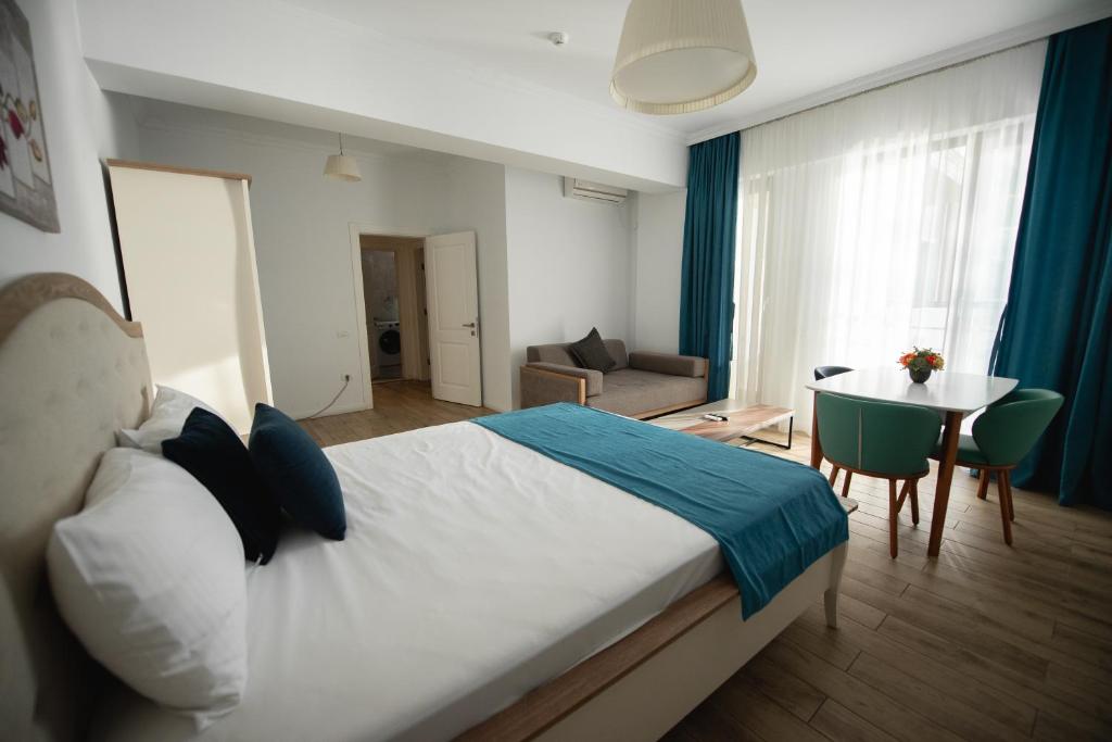 
Deluxe Studio with Balcony
