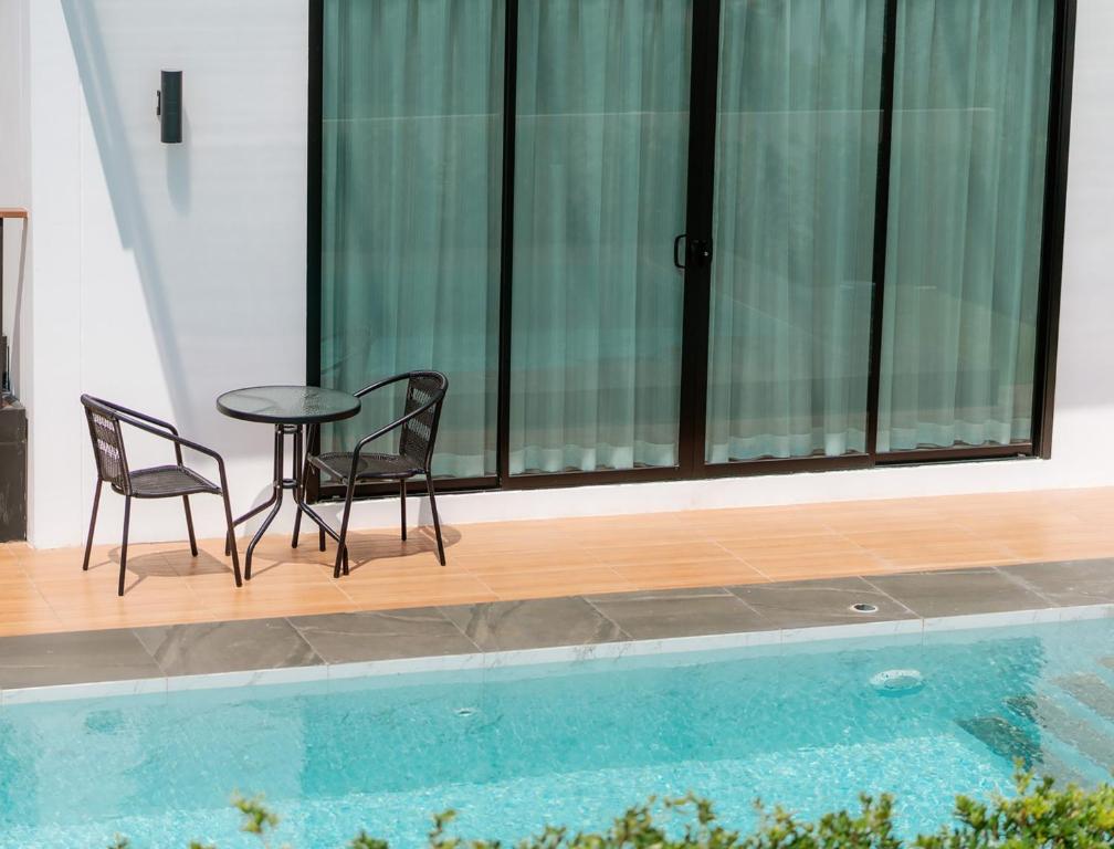 Bassein majutusasutuses ดิ เอเวอร์เรส พูลวิลล่า เขาใหญ่ The Everest Pool Villa Khaoyai või selle lähedal