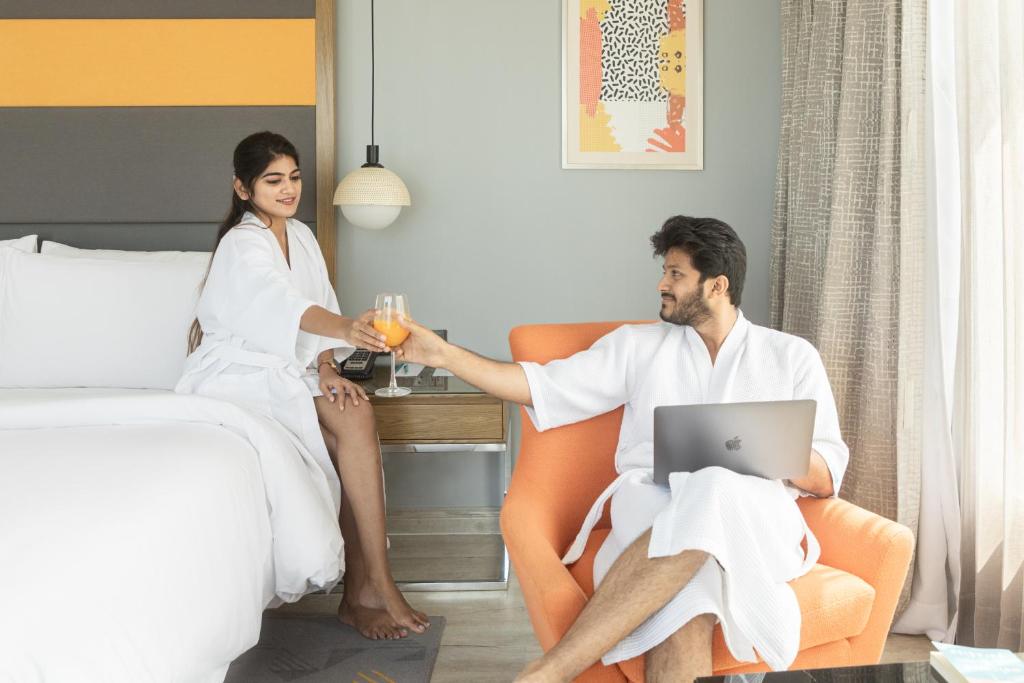 Le Meridien Hyderabad - Club Zimmer Mit Kingsize-Bett