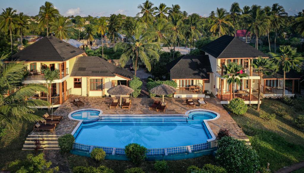 Bazén v ubytování Marafiki Beach Hotel & SPA nebo v jeho okolí