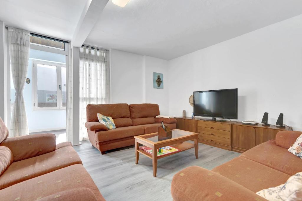 A television and/or entertainment centre at Casa Carmencita