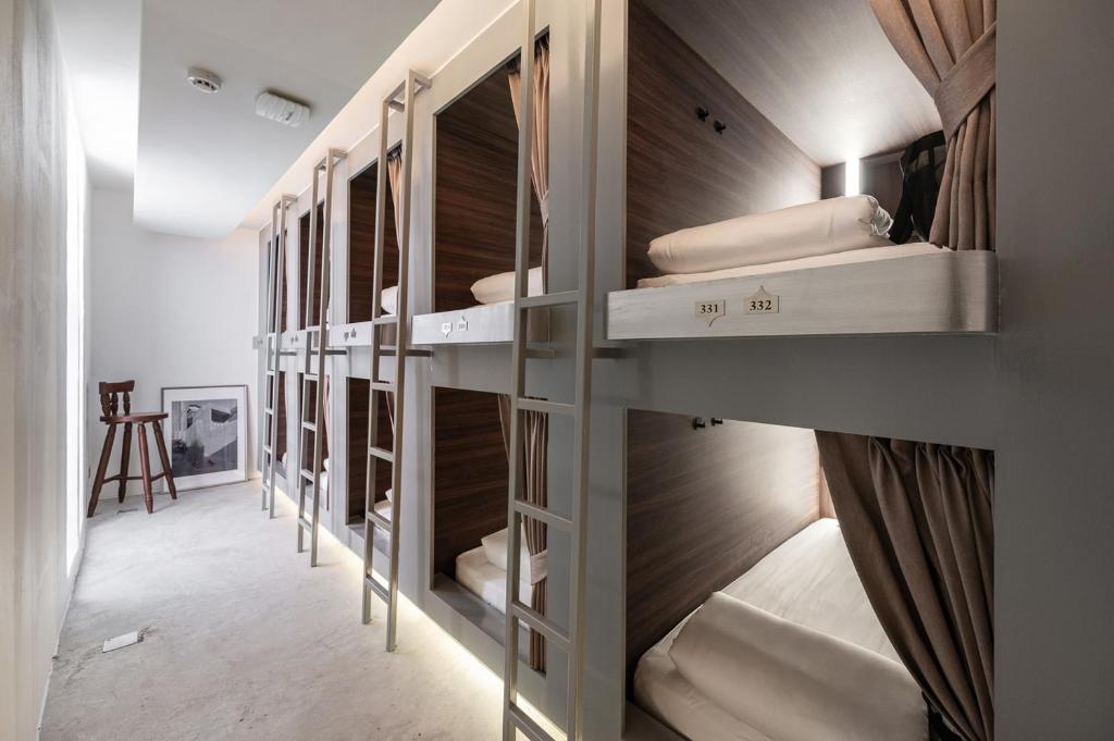 Nidhra Boutique Hotel Bangkok Sukhumvit - Litera En Habitación Compartida Femenina