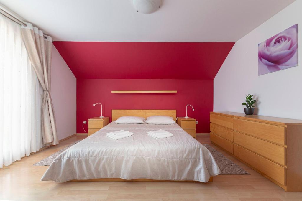 Vila ART - Apartment With Balcony