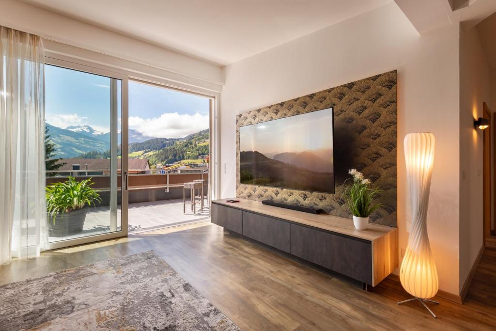 Nespecifikovaný výhled na hory nebo výhled na hory při pohledu z aparthotelu