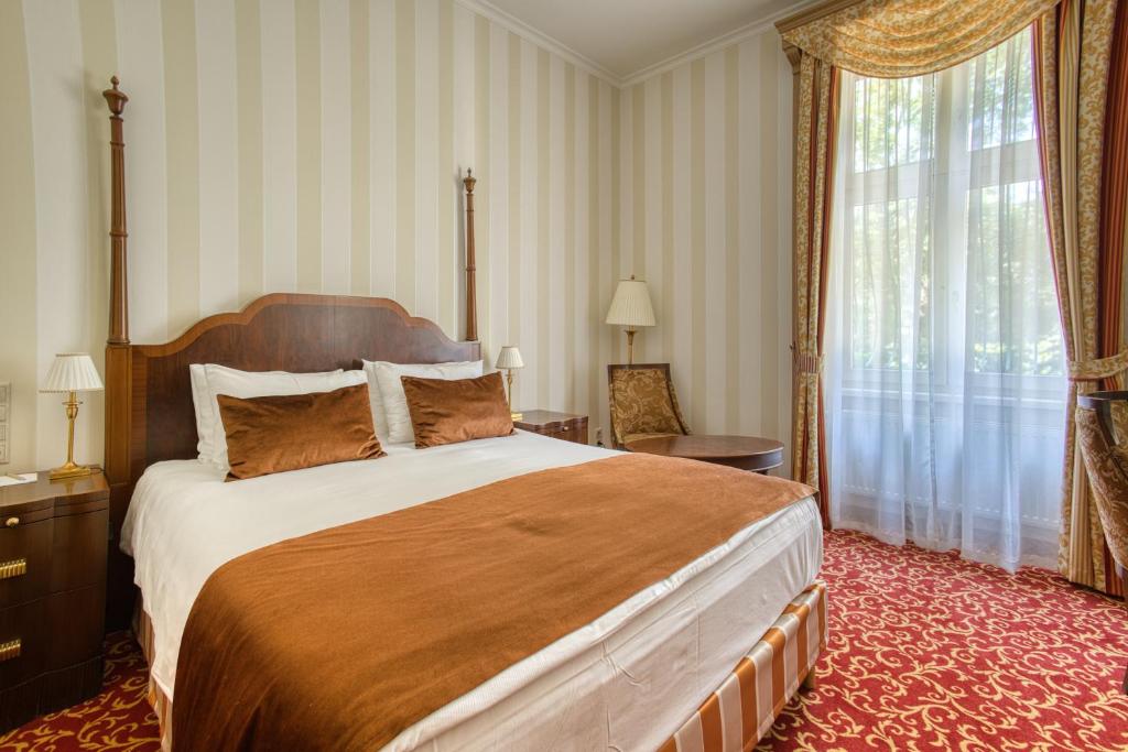 
Deluxe Double Room with Wellness and Fitness Access
