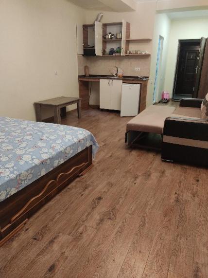 Postel nebo postele na pokoji v ubytování vardı hous 17