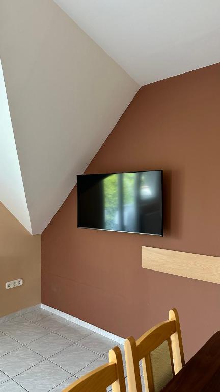 TV a/nebo společenská místnost v ubytování Návay Vendégház