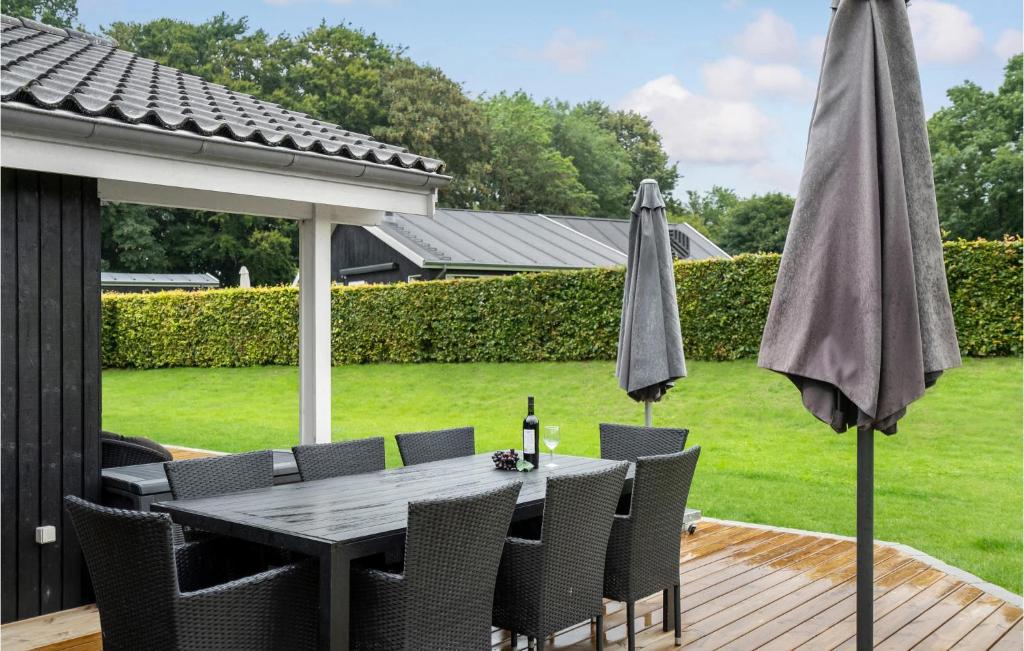 Zahrada ubytování Four-Bedroom Holiday Home In Aabenraa