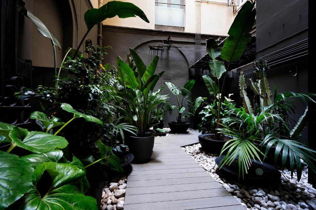 Vonkajšia záhrada v ubytovaní Chic & Basic Born Boutique Hotel