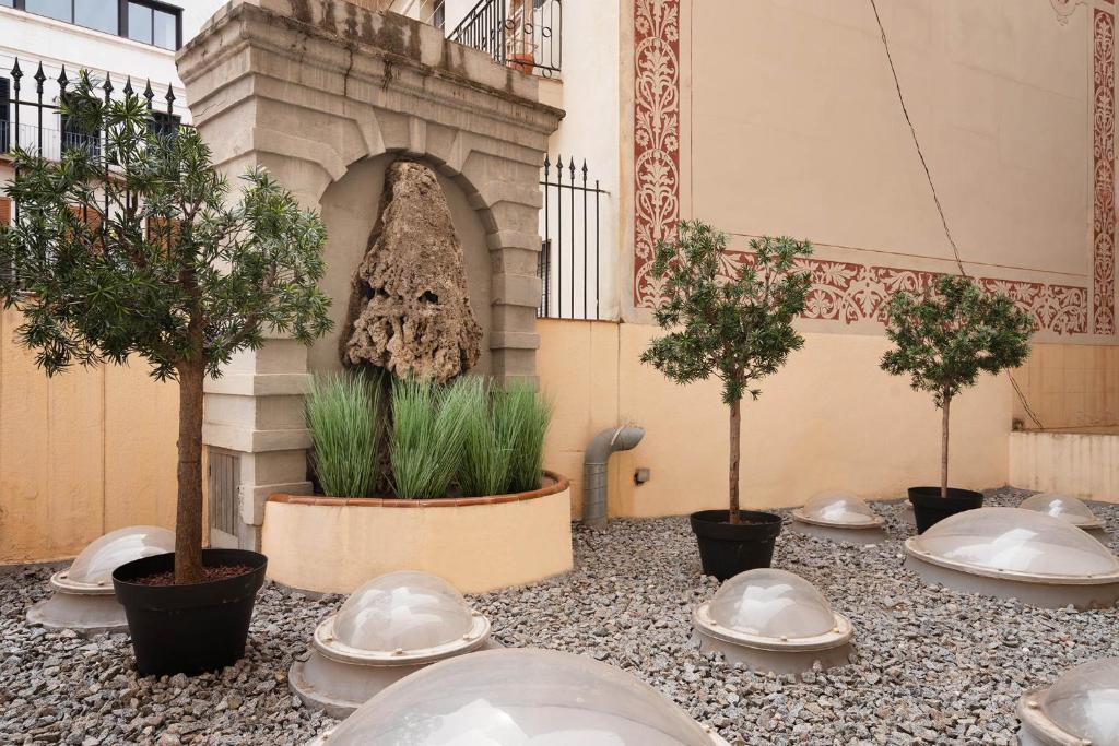 Vonkajšia záhrada v ubytovaní Chic & Basic Born Boutique Hotel