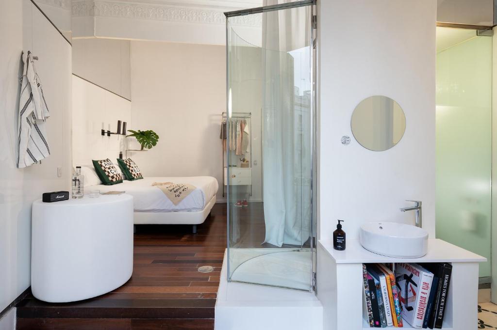Posteľ alebo postele v izbe v ubytovaní Chic & Basic Born Boutique Hotel