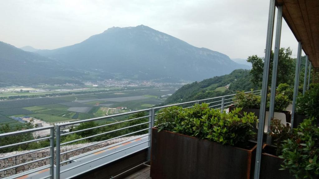 A general mountain view or a mountain view taken from a vidéki vendégházakat