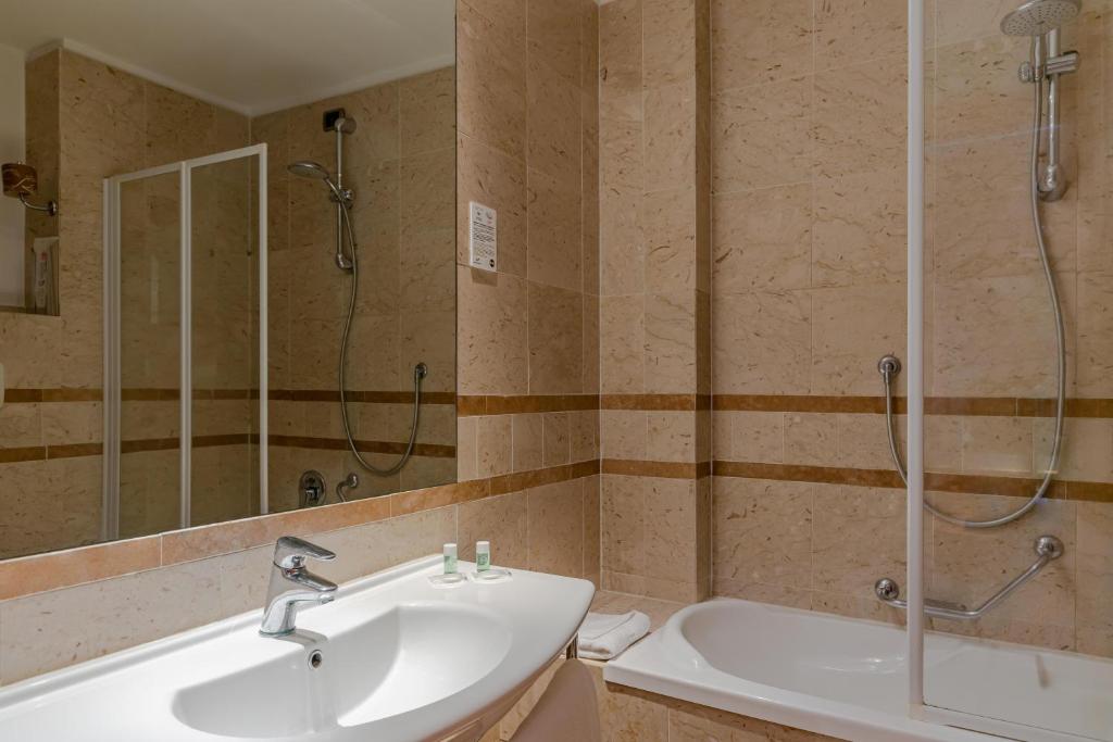 Koupelna v ubytování B&B HOTEL Pisa Airport