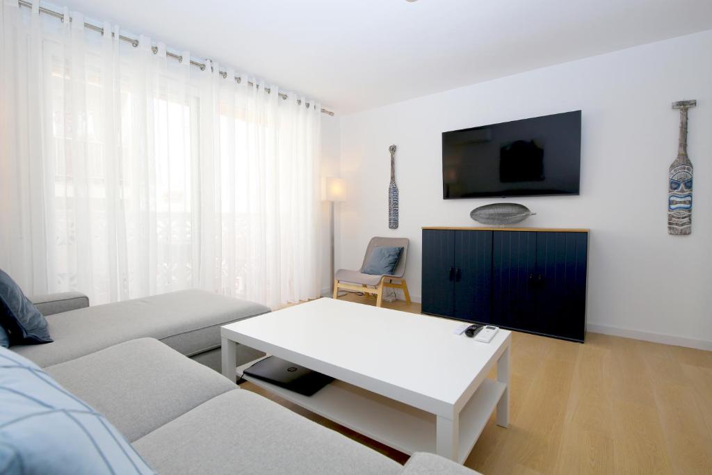 Estepona Centre Beachfront Apartment ROSSI