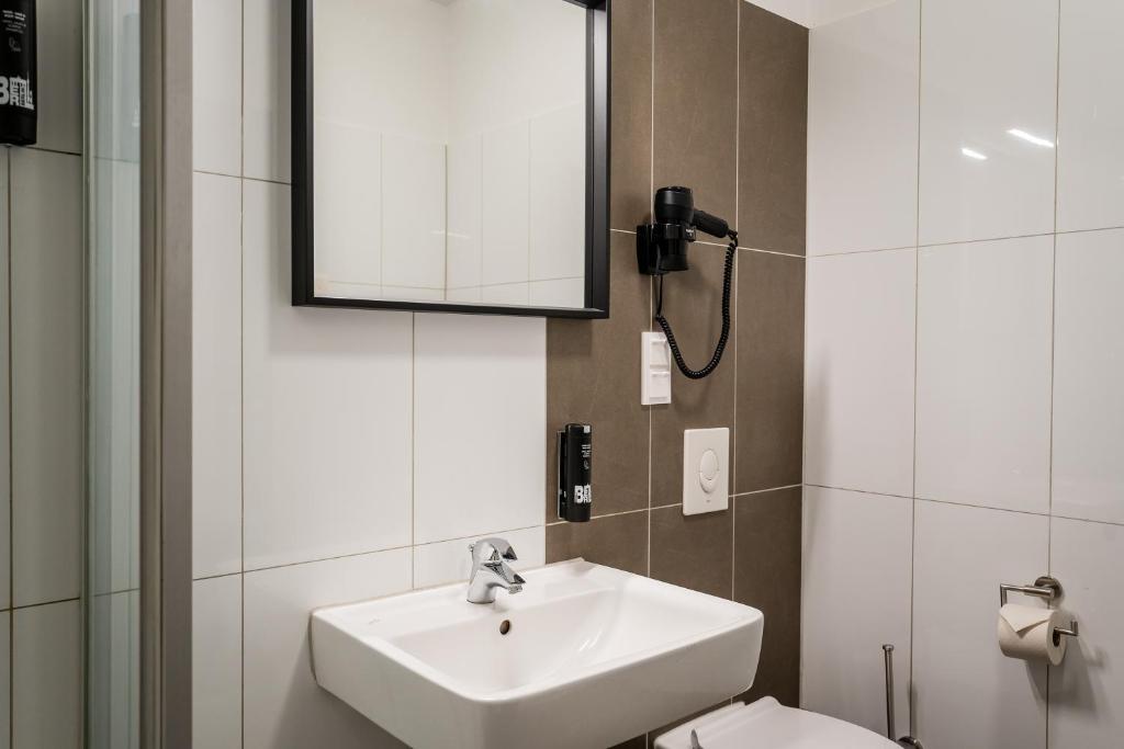 Apartmenthaus Berlin Neukölln - Resim 29