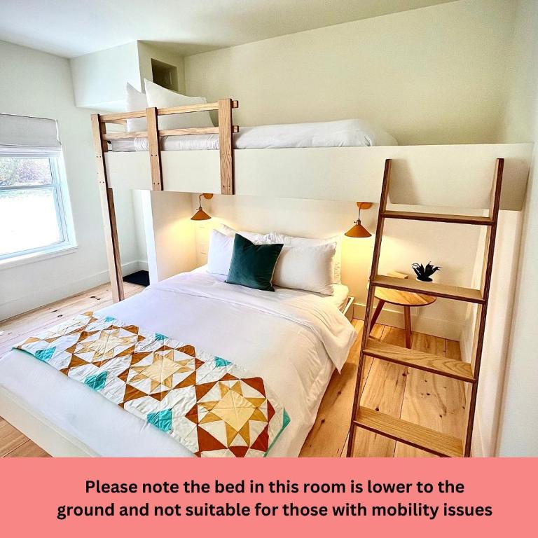The August House - Queen Room
