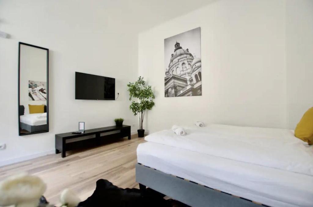 Posteľ alebo postele v izbe v ubytovaní Standard Apartment by Hi5 - Rákóczi 23 Studio