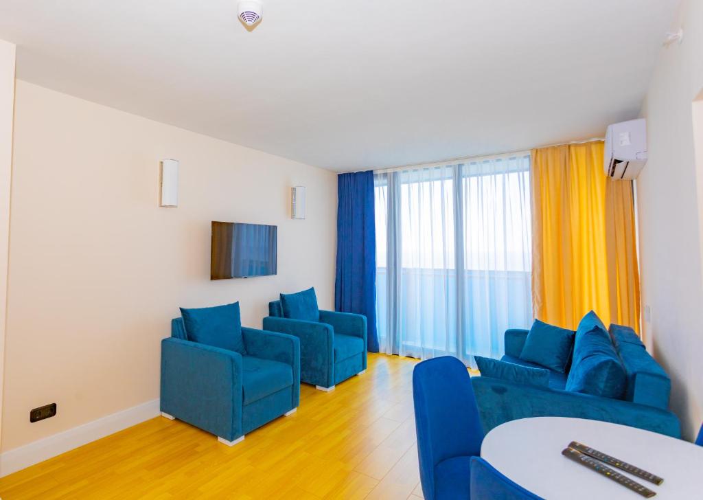 TV a/nebo společenská místnost v ubytování Orbi City Hotel Official D Block