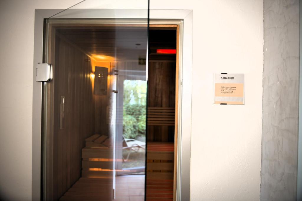 Fotografie z fotogalerie ubytování Hotel Sonneck v destinaci Knüllwald