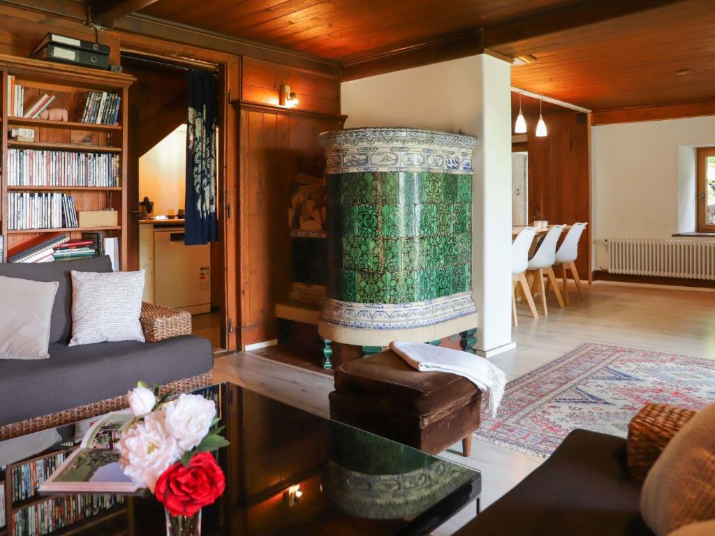 Χώρος καθιστικού στο Chalet Le Revers by Interhome