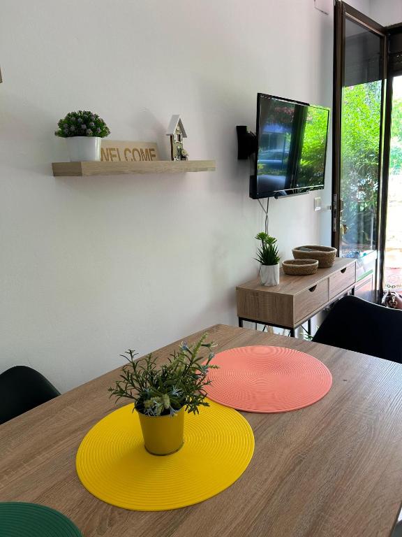 TV a/nebo společenská místnost v ubytování Apartamento Berlin! Paseo Marítimo 2ª linea de mar.