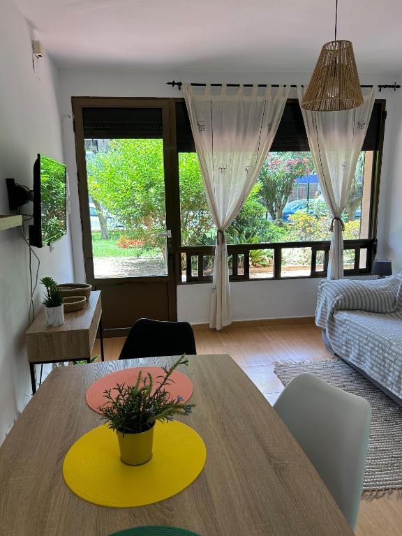 Posezení v ubytování Apartamento Berlin! Paseo Marítimo 2ª linea de mar.