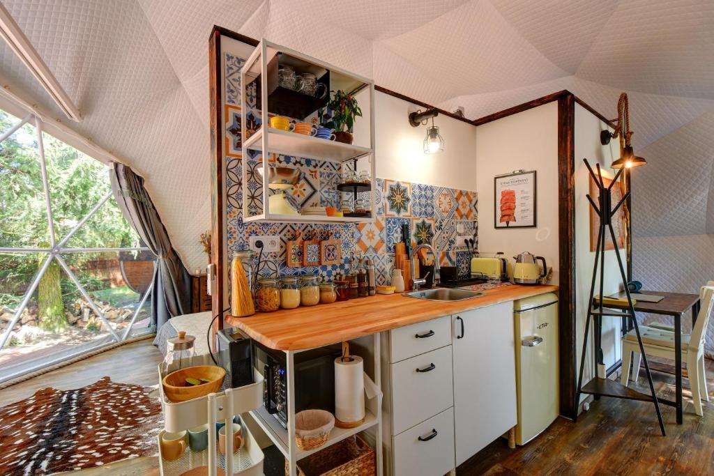 Dapur atau dapur kecil di Tiché místo Glamping