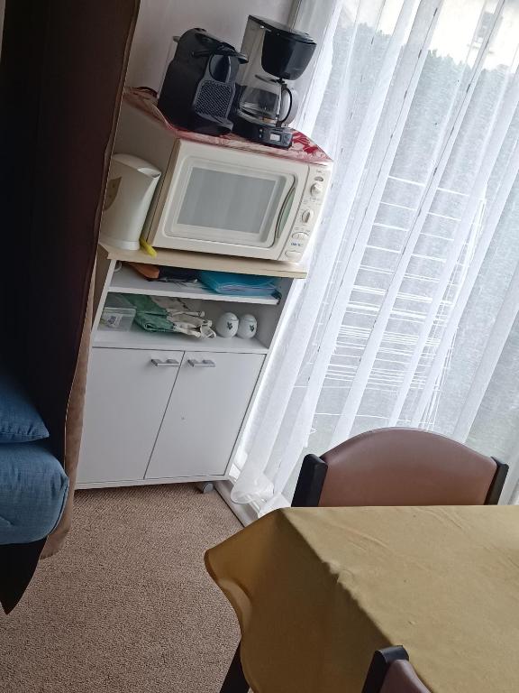 Kuchyň nebo kuchyňský kout v ubytování la meridienne
