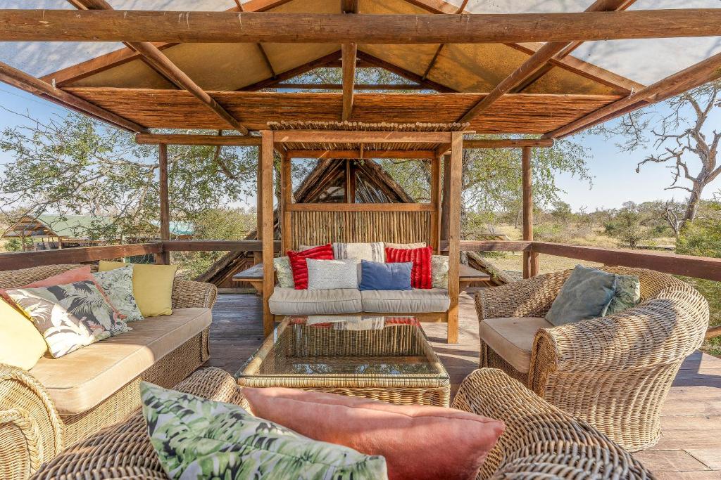 Posezení v ubytování Buffelshoek Tented Camp